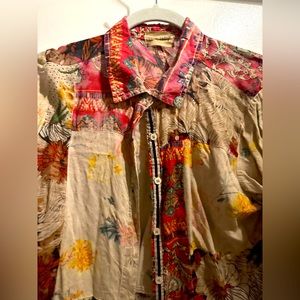 Women’s  vintage botanical print blouse